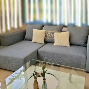 grand canapé lit bleu clair comme neuf – moderne et confortable
